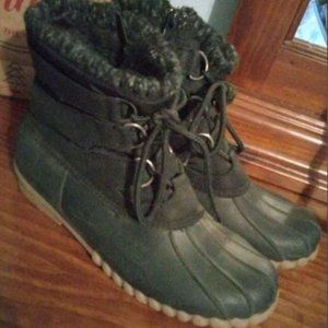 Ladies BareTraps size 7